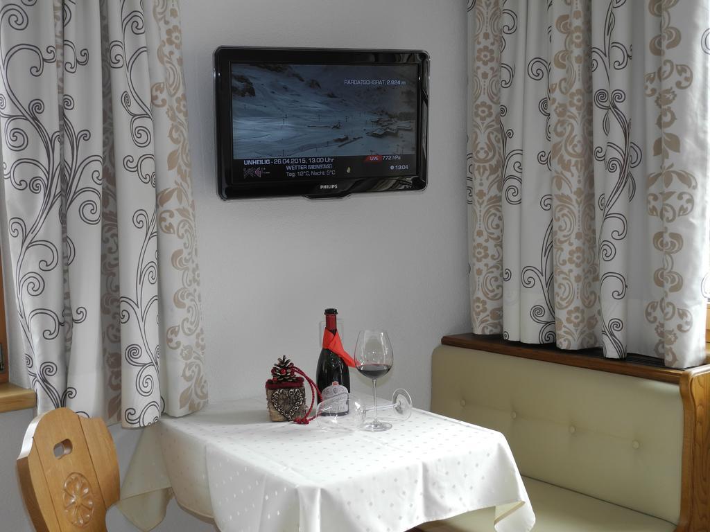 Valbella Apartman Ischgl Szoba fotó